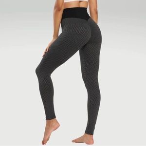 THE FAMOUS SEXY TIKTOK LEGGINGS RIGHT HERE!  I paid $49.00 - $9!!